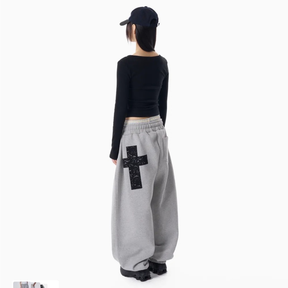 AAKAM Laced CROS2 Patch Sweatpants (Gray)